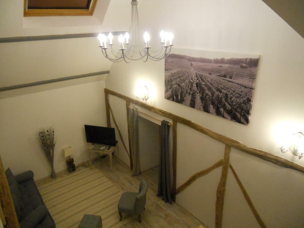 Gite La Nuit Etoilee Chez Champagne Mathelin Mareuil-le-Port Exteriör bild